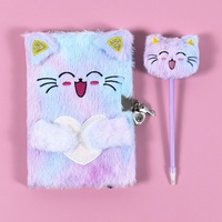 Carnet en peluche chat tenant un cœur, design de dessin animé de haute qualité, journal mignon, parfait pour les filles, ensemble cadeau