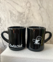 Mug en porcelaine personnalisé à taille cintrée, disponible en rouge, blanc, noir et crème |   Gobelet cadeau personnalisable, écologique et sans BPA