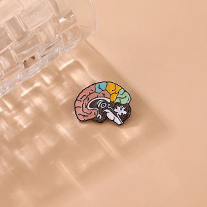 Broche de cérebro médico de anatomia com alfinetes, lapela esmaltada colorida delicada, joia de medicina para médicos e enfermeiros, mais novo - Product Image 2