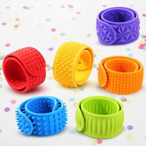 Juguetes antiestrés de silicona transfronterizos, juguete de descompresión tipo pulsera, pulsera sensorial de silicona para niños y adultos, anillo de silicona a presión - Product Image 1