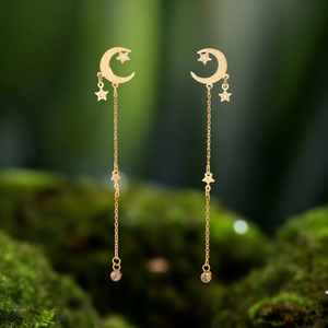 Pendientes de Moda con Baño de Oro PVD, Acero Inoxidable 316L, Diseño de Luna y Estrella, Cadena Larga, Joyería Resistente y Sostenible - Product Image 3