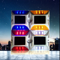 Vente en gros usine : Balises routières solaires en aluminium avec écran LED double face, indice IP68, pour signalisation d'avertissement