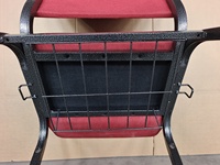 Chaises d'église modernes rembourrées extensibles rouges, violettes et bleues pour pasteur, vente en gros