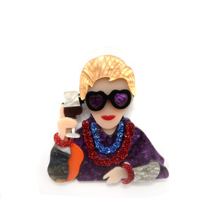 Verre à boire <span class=keywords><strong>Vieille</strong></span> <span class=keywords><strong>Dame</strong></span> Acrylique Broche Haute Qualité Épissage Personnalisé Mode Broche - Product Image 5