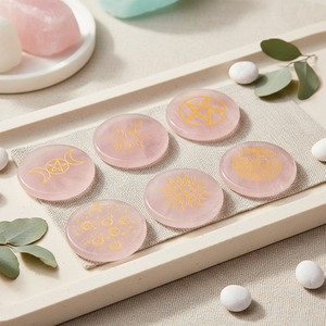 Base d'énergie ronde en <span class=keywords><strong>pierre</strong></span> naturelle de 55 mm, gravée avec un arbre de vie, une étoile, une lune, des ornements en quartz <span class=keywords><strong>rose</strong></span> - Product Image 2