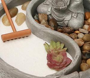 Mini Kit de jardin <span class=keywords><strong>Zen</strong></span> personnalisé pour bureau avec Lotus bouddha figurines râteau et <span class=keywords><strong>sable</strong></span> naturel figurine roches de rivière - Product Image 5