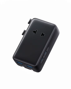 Adaptateur de voyage international 45W avec QC3.1/PD3.1, 3 ports USB, design ultra-fin pour la charge d'ordinateurs portables, d'appareils photo et d'écouteurs - Product Image 1