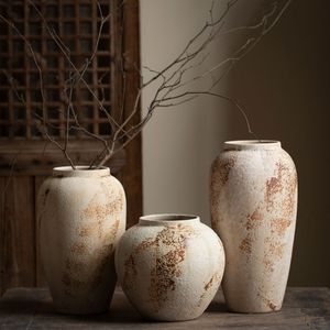 Rustieke boerderijtafelvaas in wabi-sabi stijl, vintage keramiek ornament, bloemstuk, decoratieve vaas voor thuis - Product Image 4