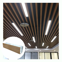 Plafonds en aluminium ignifuges modernes, imitation bois, faux baffles pour la décoration intérieure des restaurants