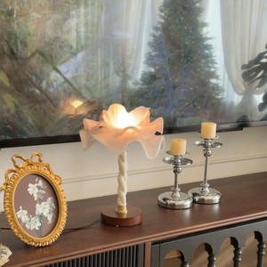 Petal Shape <b>Table</b> Lamp Led Warm Light E14 Base For Bedroom Living Room <b>Study</b> Decor - Product Image 3