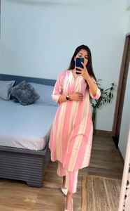 Algodón indio Kurti para mujeres Precio bajo Ropa étnica Fábrica Venta al por mayor Mujeres Kurti étnico para mujeres y niñas - Product Image 3