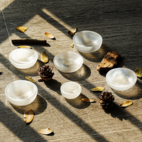 Vente en gros de bols en sélénite poli de haute qualité CrystalHola, artisanat traditionnel en cristal de guérison pour la décoration de la maison et la méditation