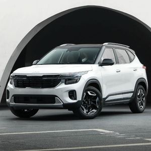 YT Auto Venta caliente 2023 <span class=keywords><strong>Kia</strong></span> Seltos Compact Crossover Control de Crucero Adaptativo de segunda mano 1,5 T CVT SUV Coche usado - Product Image 2