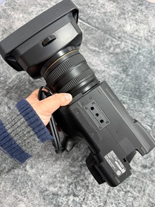 Caméra de <span class=keywords><strong>conférence</strong></span> Sony FDR-AX1E 4K avec <span class=keywords><strong>zoom</strong></span> 10x, 90% neuve - Product Image 5