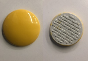 Vente en gros usine : Marques de passage routières décoratives colorées (bleu, blanc, jaune) en plastique, aluminium et céramique pour la sécurité routière - Product Image 3
