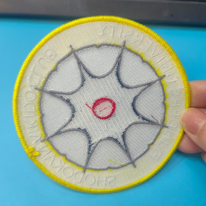 高品質カスタムロゴデザイン刺繍バッジ高品質アイロン接着衣類3Dロゴ刺繍パッチ（トラッカーハット用） - Product Image 3