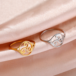 <span class=keywords><strong>Triskele</strong></span> Triskelion anillo de acero inoxidable Triple espiral amuleto anillos de dedo joyería Vintage regalo de cumpleaños para mujeres y hombres - Product Image 2