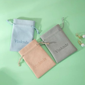 Bolsa de Almacenamiento de Joyas de Terciopelo con Sellado Superior de Microfibra, Logotipo Serigrafiado, Doble Costura, Reciclable, para Collares, Anillos y Pendientes - Product Image 2