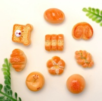 100 pièces de mini-cabochons en résine à dos plat, motifs nourriture et desserts (pain sucré, gâteaux, biscuits), pour maisons de poupées, embellissements pour accessoires capillaires et projets DIY