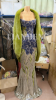 Robe de soirée sirène élégante en sequins bleus floraux sans bretelles LM D123, avec appliques en cristal vert