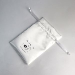 Sacs de protection en soie de luxe personnalisés pour perruques, sacs cadeaux de qualité avec cordon de serrage pour cosmétiques, bijoux, lingerie, sacs à main, pochettes en satin pour cheveux - Product Image 2
