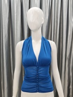 2025 fiesta moda Hit nuevo diseño profundo cuello en V azul Halter malla botón superior decoración transpirable tejido de punto ecológico