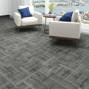 床のための贅沢な陶磁器の正方形のタイル50x50黒の交通量の多い商業オフィスのカーペットタイル