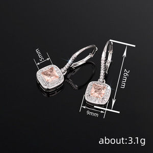 Orecchini Pendenti Geometrici a Cuscino per Donne, Gioielli Eleganti e Moderni di Tendenza - Product Image 3
