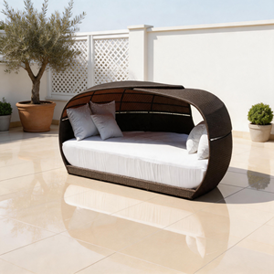 Fabricante de Camas de Día de Ratán de Lujo Únicas: Sofisticado Sofá Teardrop para Proyectos Comerciales de Alto Tráfico - Product Image 1