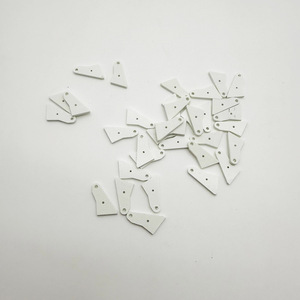 Feuille d'isolation en fibre de verre blanche à trous traversants pour applications à haute température - Product Image 3