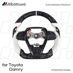 Volante Deportivo Personalizado de Fibra de Carbono Forjado en Plata con Empuñaduras de Cuero para Toyota Corolla Cross RAV4 LE SE XSE XLE TRD 2018-2022 - Product Image 2