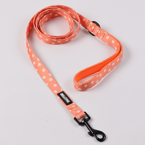 Okeypets, venta al por mayor, Collar personalizado para perros, ajustable, sin tirones, para caminar al aire libre, conjunto de collar y correa de perro de neopreno - Product Image 4