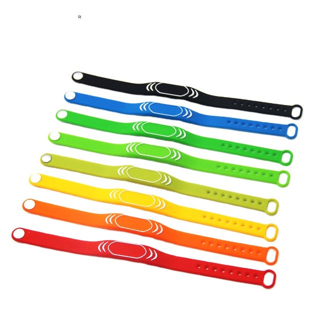 Waterproof Silicone Wristbands Custom Logo 13.56 Mhz Smart RFID NFC Tag Wristband Bracelet