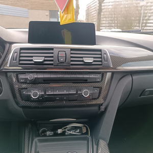 BMW F30 F36 M3 M4 スポーツカー用リアルカーボンファイバー製グロスブラックトリム付きダッシュボードインテリアアクセサリー（F31 F32 F33 F34 F80 F82対応） - Product Image 5