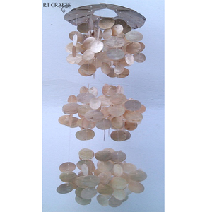Carillons à vent artisanaux en coquillages de Capiz naturels - Couleurs personnalisables disponibles, décoration océanique à suspendre pour la maison, cadeaux pour mariages et fêtes - Product Image 4