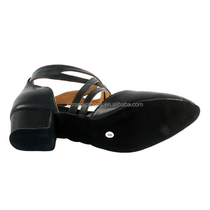 Chaussures <span class=keywords><strong>de</strong></span> <span class=keywords><strong>danse</strong></span> <span class=keywords><strong>latine</strong></span> pour femmes en cuir <span class=keywords><strong>de</strong></span> vachette et daim, semelle épaisse, bout fermé, chaussures <span class=keywords><strong>de</strong></span> <span class=keywords><strong>danse</strong></span> saisonnières, chaussures simples professionnelles à talons bas - Product Image 4