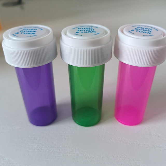 Custom 6/8/13/16/20/30/40/60/120 Dram Food Grade Plastic PP Reversible Child Safety Vials Pharmacy Pill Bottles