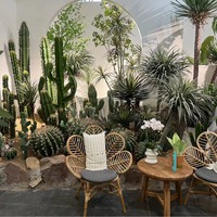 Grand cactus artificiel, cactus pilier, plante tropicale, plante verte en pot sur pied pour décoration intérieure, ornement paysager