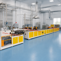Ligne d'extrusion de profilés PE, PP, PVC, WPC pleins et alvéolés, machine à terrasses en composite bois-plastique pour planchers et panneaux muraux