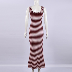 Elegante Abito Lungo a Righe Rosse e Bianche in Maglia per Donna, Vestito Casual Chic da Boutique - Product Image 5