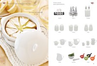 Plat à brie en céramique de porcelaine blanche moderne et écologique avec support métallique, résistant au lave-vaisselle, durable, pour la maison et les entreprises