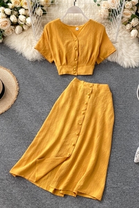 Completo Estivo alla Moda Rosso 2 Pezzi: Top Corto a Maniche Corte e Gonna con Vita Elastica per Feste - Product Image 5