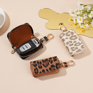 เคสใส่กุญแจรถหนังลายเสือดาวสุดหรู พร้อมพวงกุญแจอเนกประสงค์สำหรับผู้ชายและผู้หญิง - Product Image 3