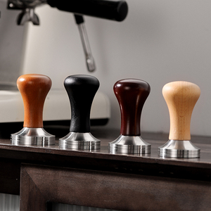 Prensador de Café Espresso con Mango de Madera, Base Plana de Hierro, Económico, Herramientas Profesionales para Baristas - Product Image 1