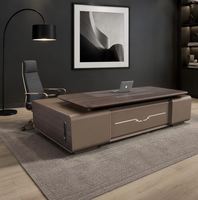 Bureau de direction en bois noble série SIG avec option de réglage électrique en hauteur pour projets d'entreprises saoudiennes