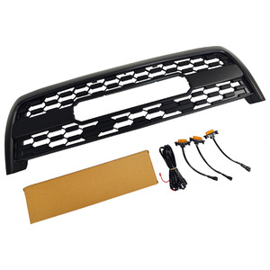 Grille de style TRD pour Toyota Tundra 2003-2006 avec 3 petites lumières jaunes et matériel de montage - Product Image 4