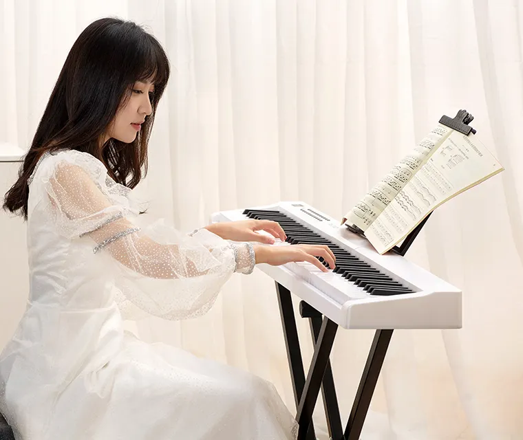 Instrumen Musik Organ Elektronik Portabel 61 Nada, Piano Keyboard untuk Speaker Bawaan