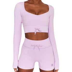 [Non Disponibile] Completo Sportivo Stile Europeo-Americano Instagram: Reggiseno Sportivo Solido Senza Cuciture, Pantaloncini a Maniche Corte e Leggings Aderenti - Product Image 5