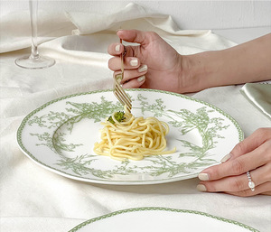 Plato de vajilla de lirio de los valles Vintage para bodas, uso doméstico, platos redondos de porcelana blanca de lujo de 10,5 pulgadas - Product Image 4