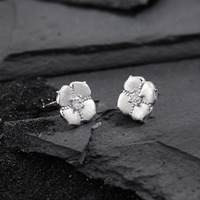 724 VIANRLA 925 Sterling Silber Blumen Ohr stecker mit strukturierten Blüten blättern und Sparkling Center CZ für Frauen